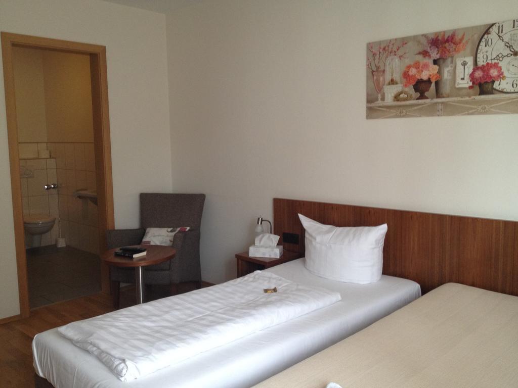 Landgasthof Zur Sonne I Hotel & Restaurant Neuburg am Rhein 客房 照片