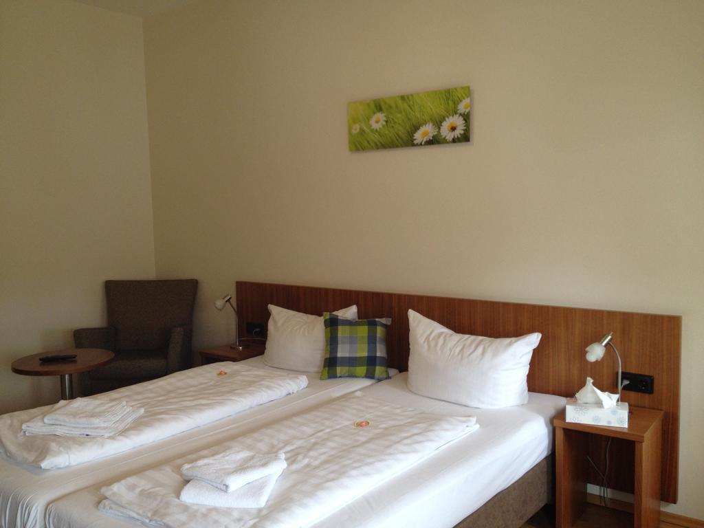 Landgasthof Zur Sonne I Hotel & Restaurant Neuburg am Rhein 外观 照片