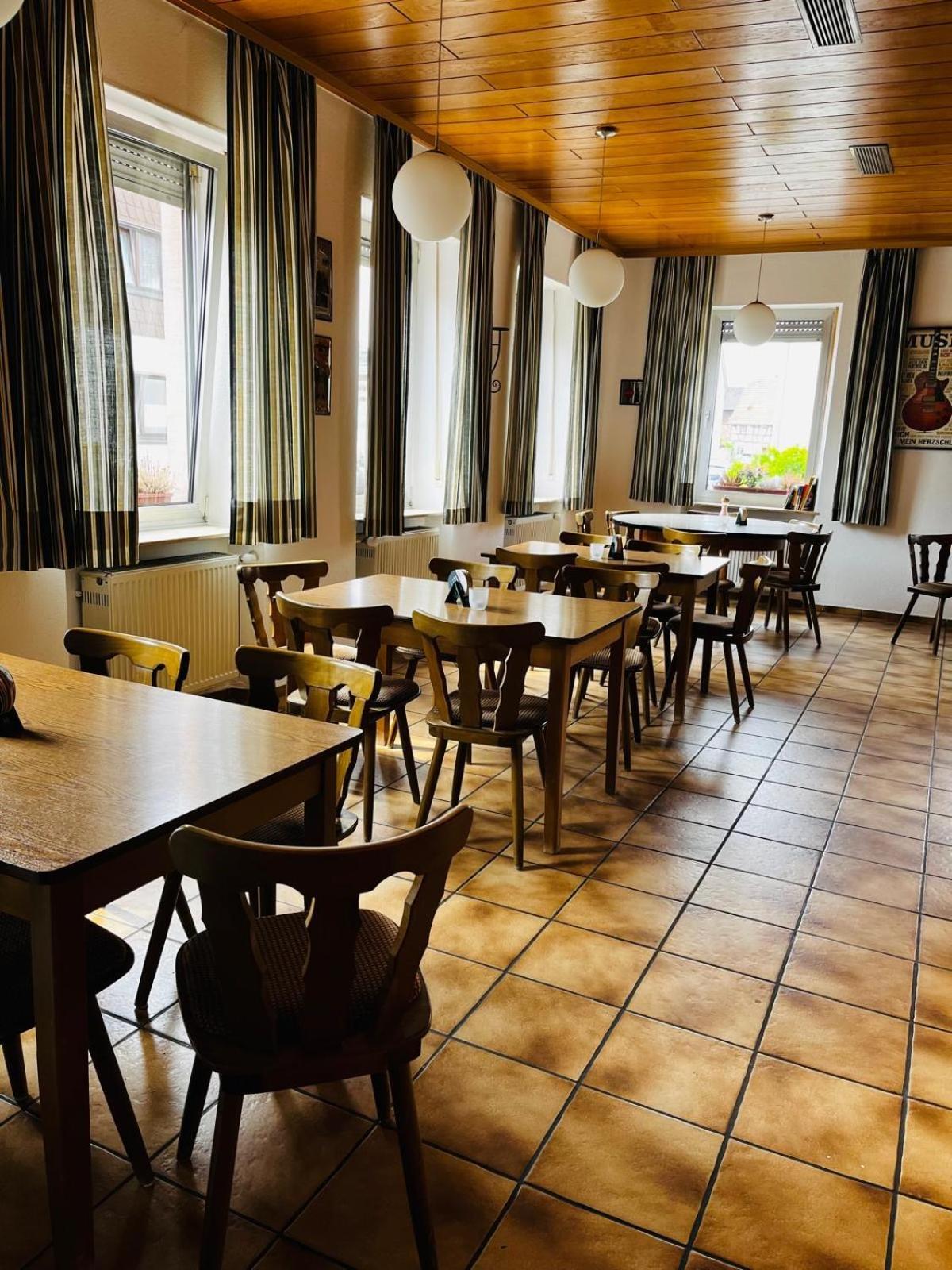 Landgasthof Zur Sonne I Hotel & Restaurant Neuburg am Rhein 外观 照片