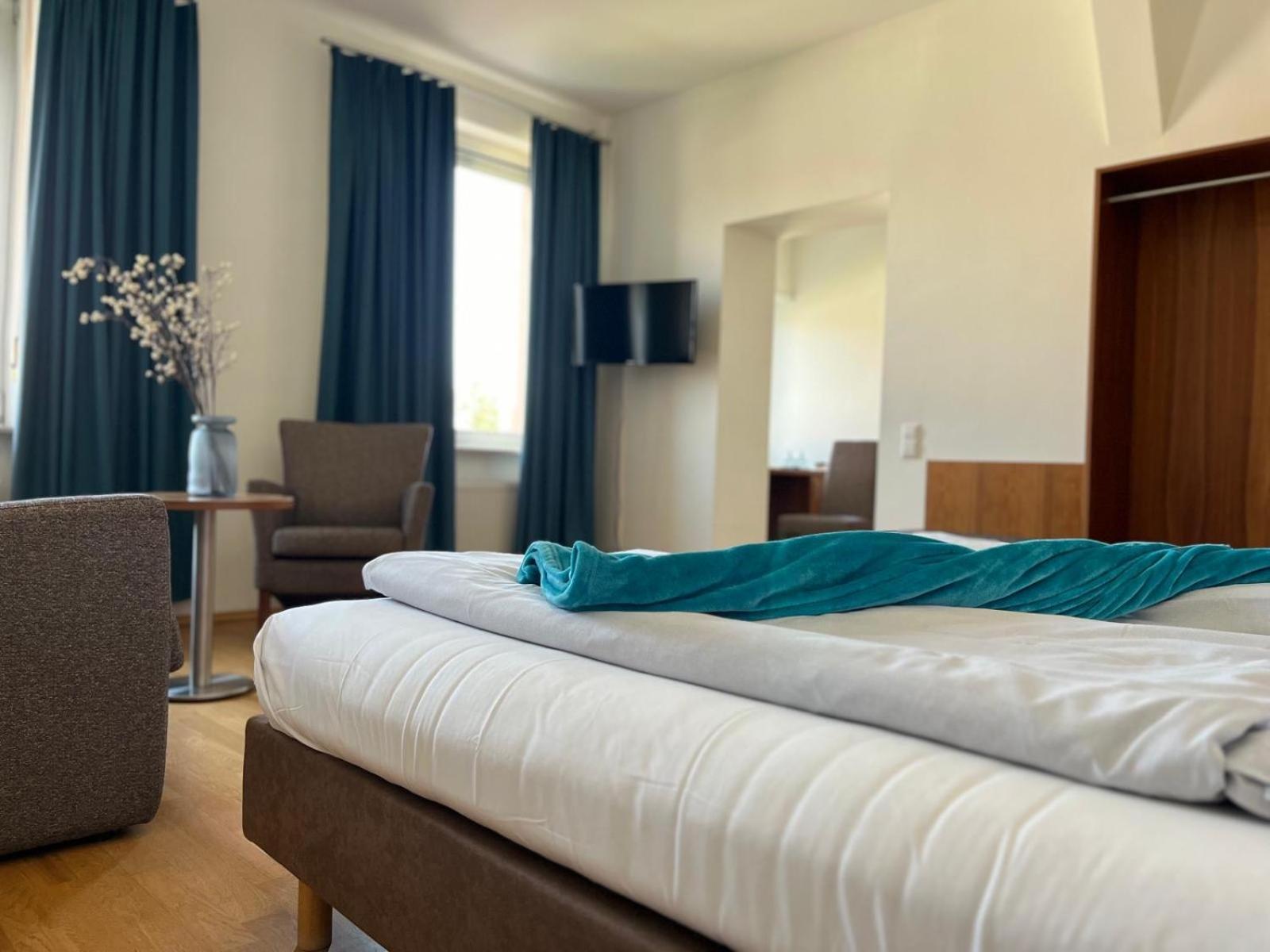 Landgasthof Zur Sonne I Hotel & Restaurant Neuburg am Rhein 外观 照片