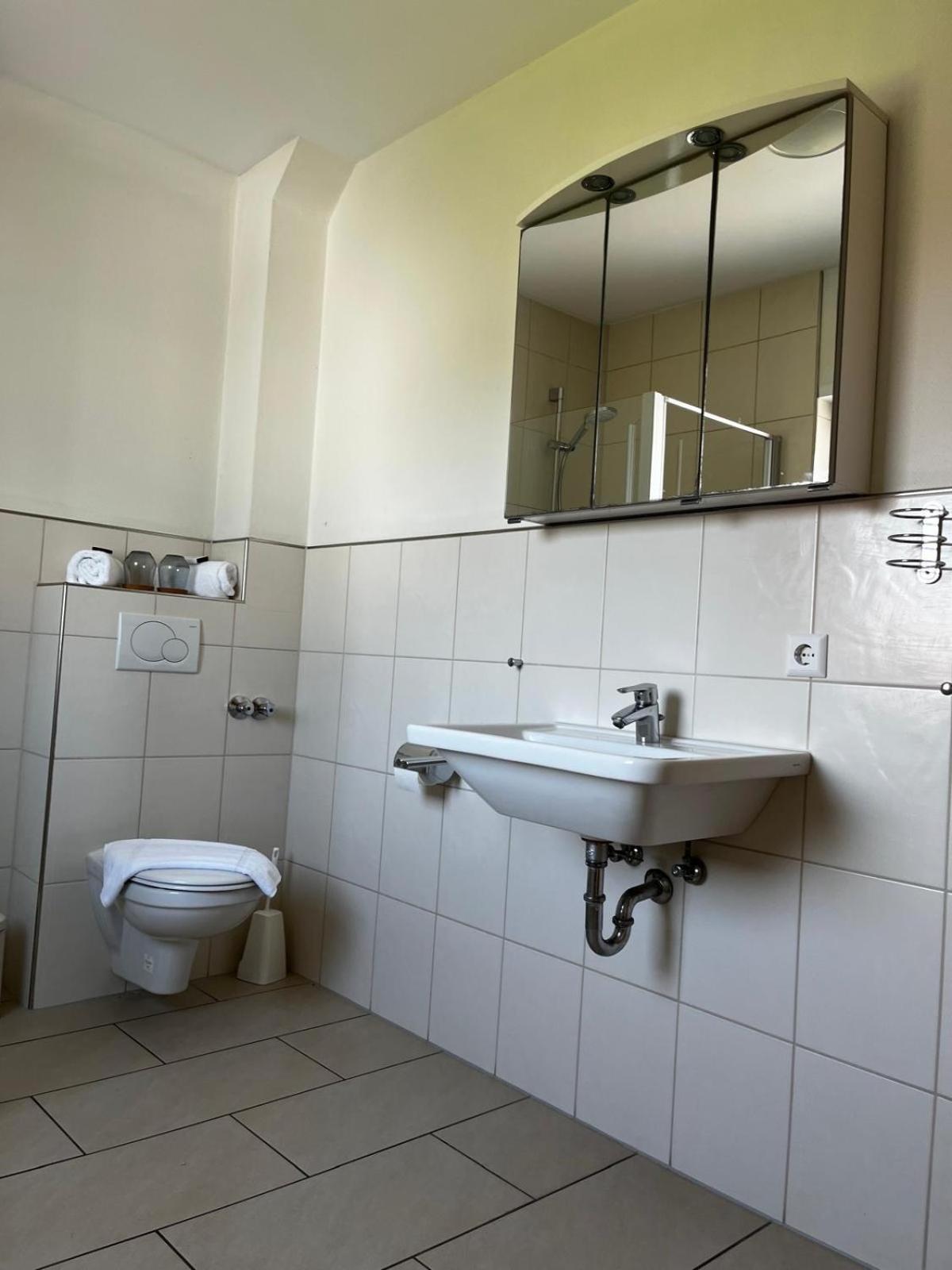 Landgasthof Zur Sonne I Hotel & Restaurant Neuburg am Rhein 外观 照片