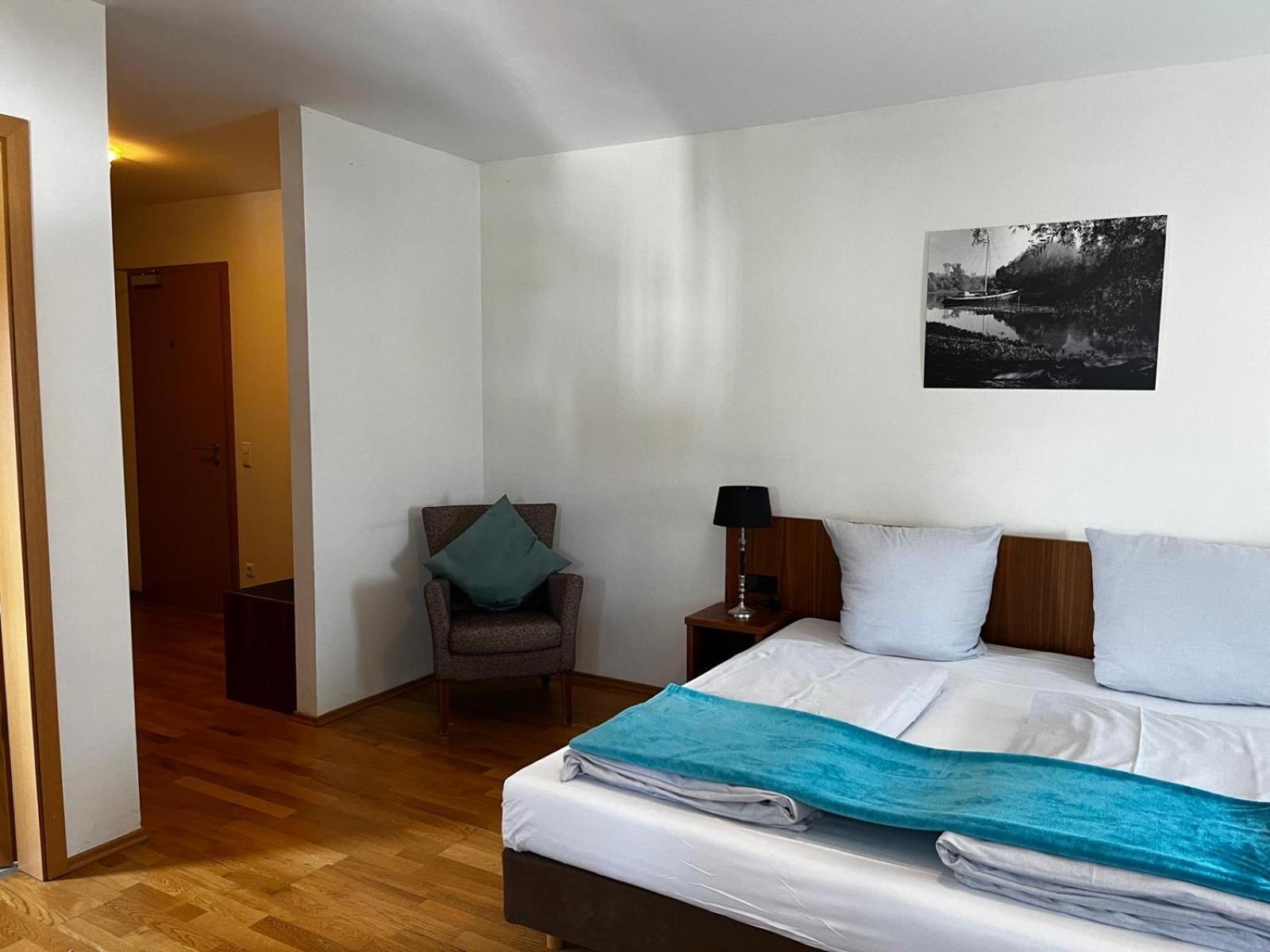 Landgasthof Zur Sonne I Hotel & Restaurant Neuburg am Rhein 外观 照片