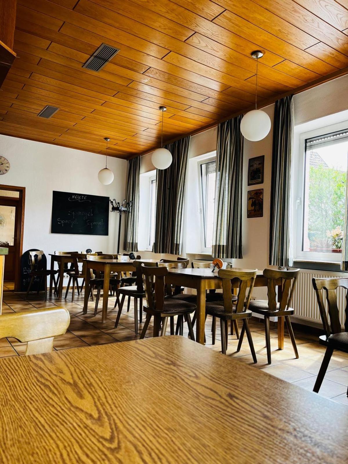 Landgasthof Zur Sonne I Hotel & Restaurant Neuburg am Rhein 外观 照片
