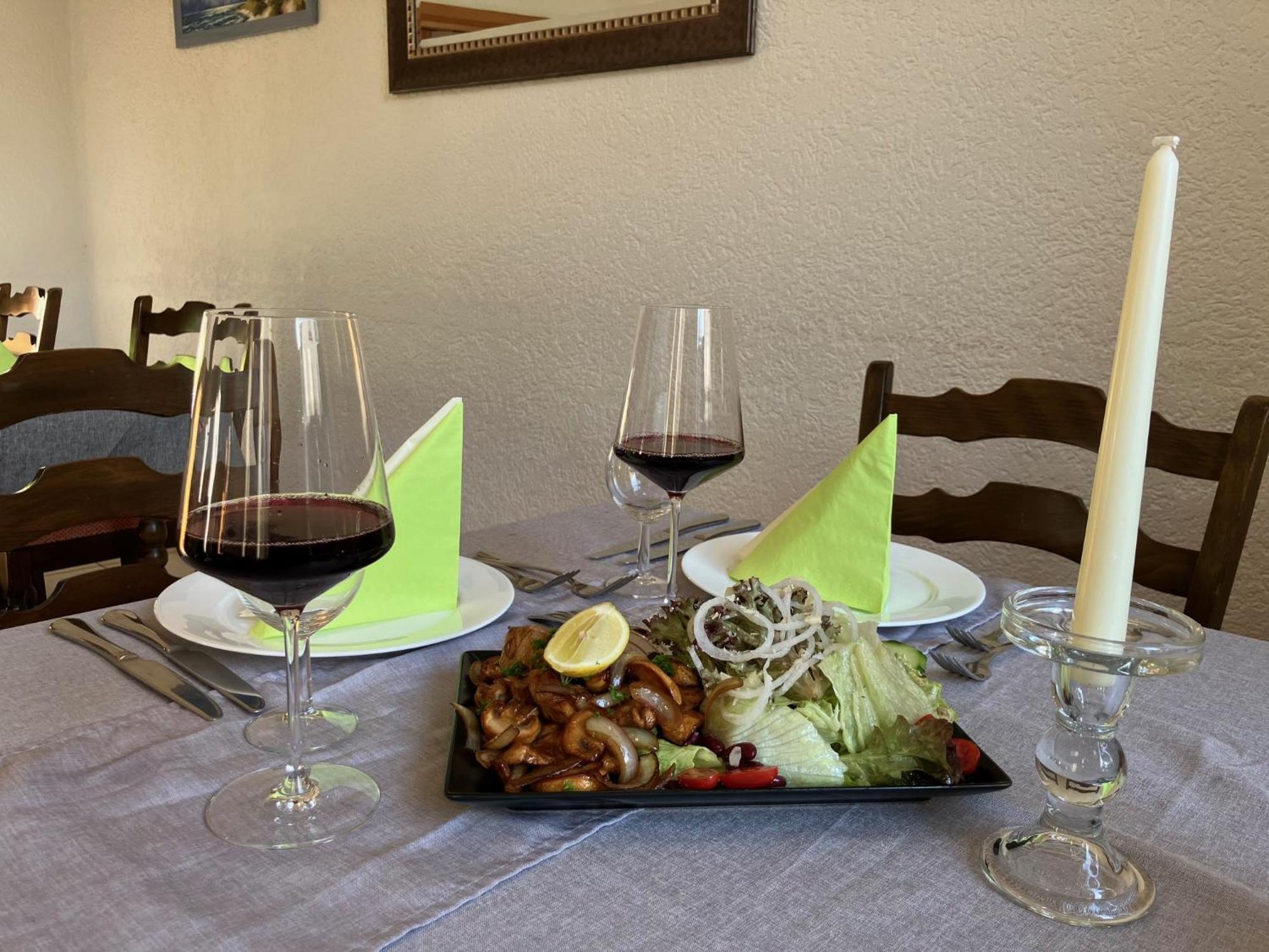 Landgasthof Zur Sonne I Hotel & Restaurant Neuburg am Rhein 外观 照片