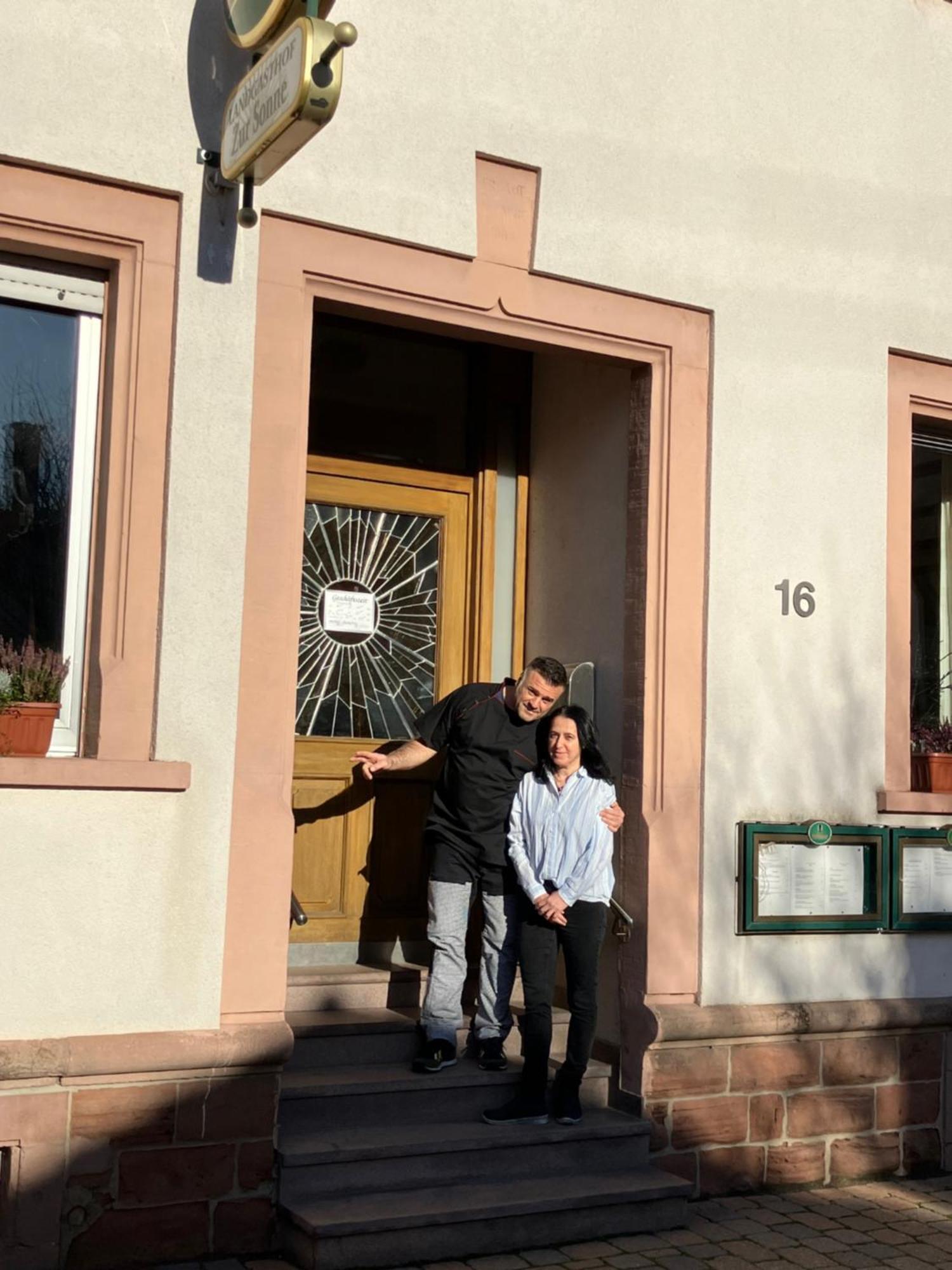 Landgasthof Zur Sonne I Hotel & Restaurant Neuburg am Rhein 外观 照片
