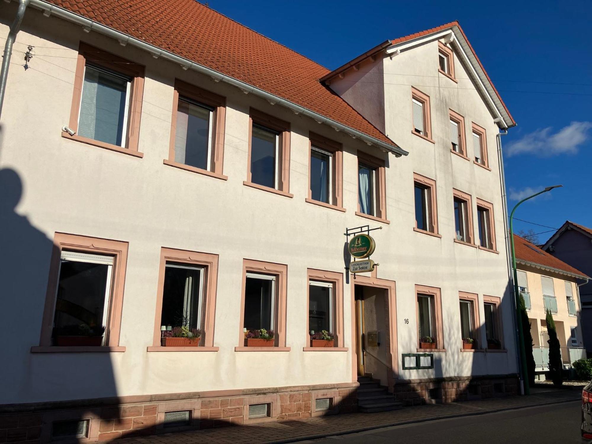 Landgasthof Zur Sonne I Hotel & Restaurant Neuburg am Rhein 外观 照片