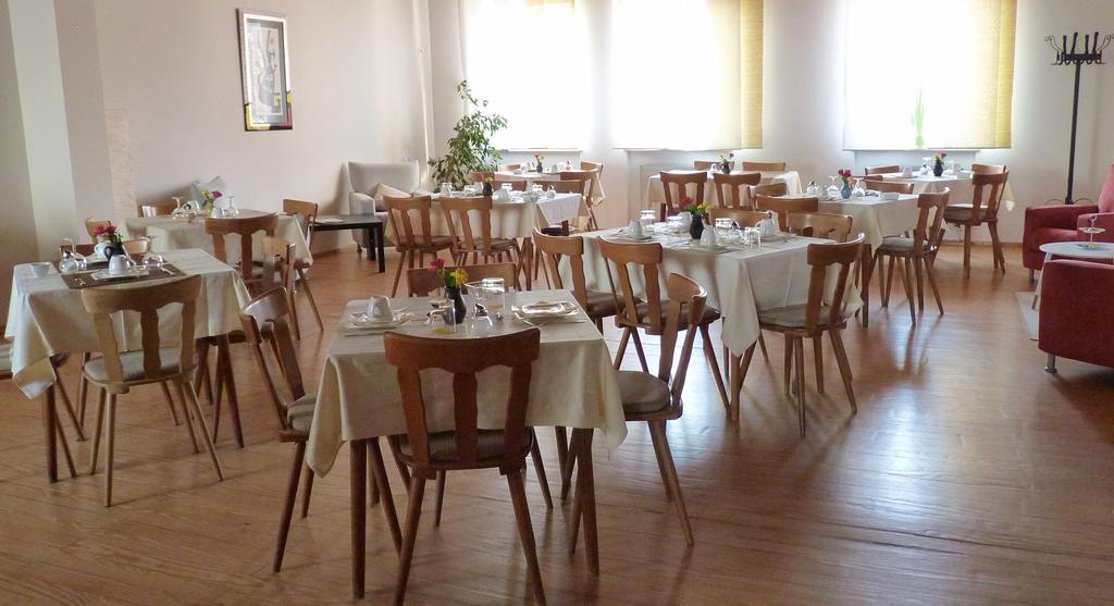 Landgasthof Zur Sonne I Hotel & Restaurant Neuburg am Rhein 外观 照片