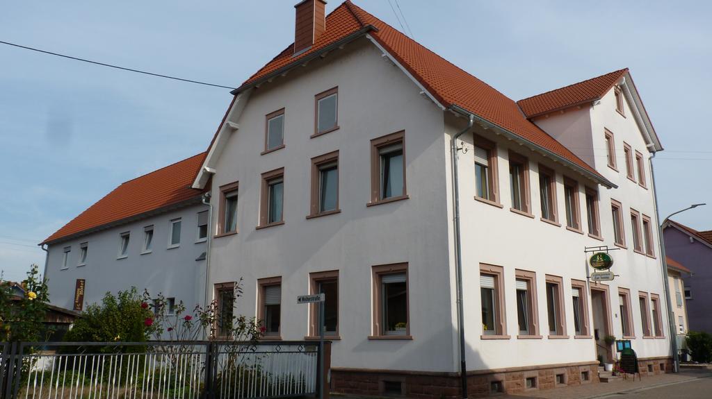 Landgasthof Zur Sonne I Hotel & Restaurant Neuburg am Rhein 外观 照片